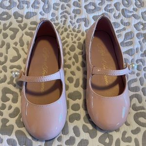 Age of innocence kids shoes, was worn only once